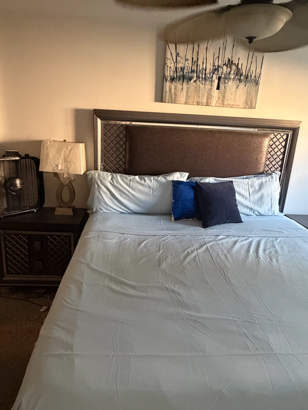 Modern 6-Piece King Bedroom Set – Excellent Condition ✨ - photo 3