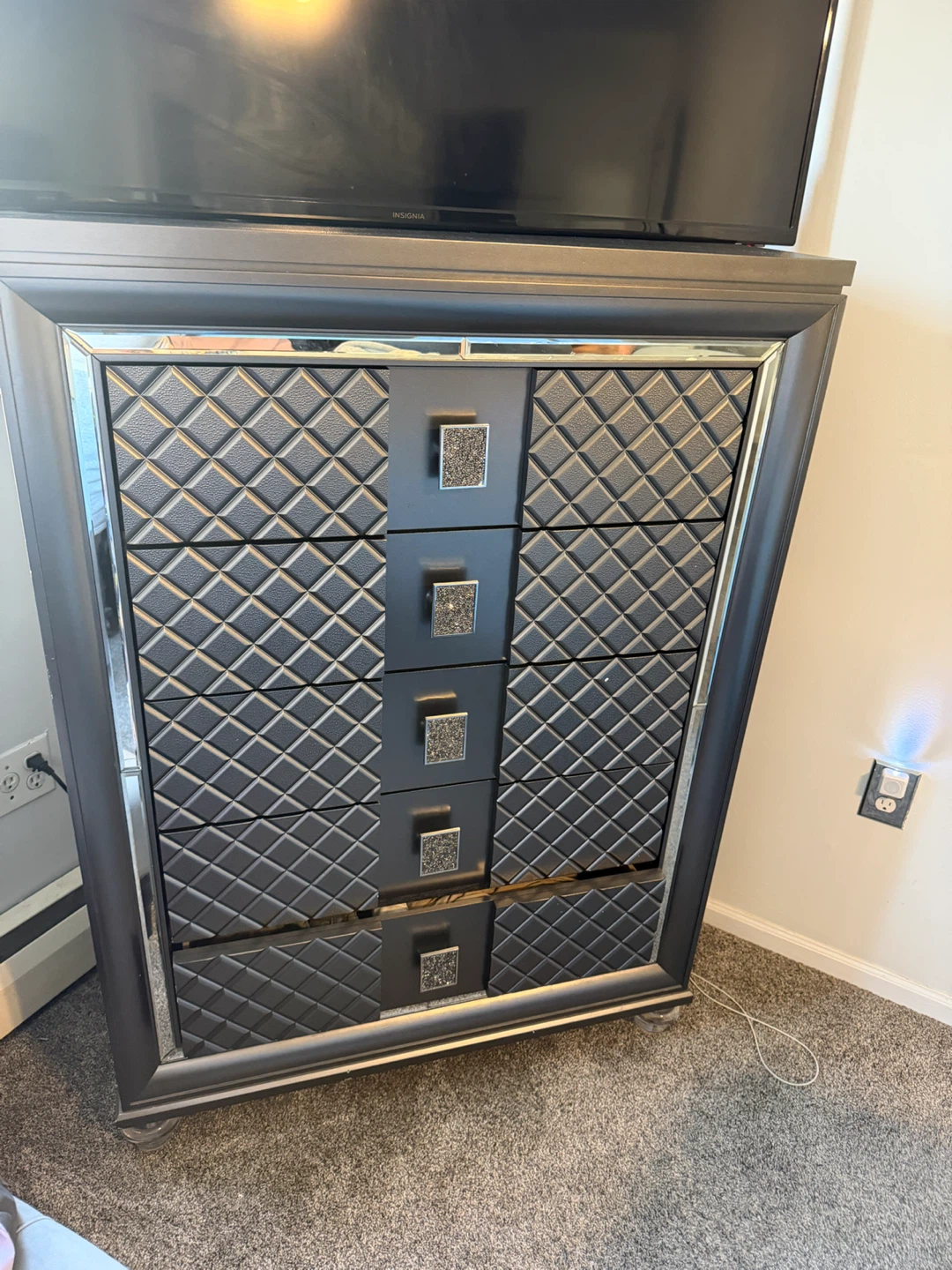 Modern 6-Piece King Bedroom Set – Excellent Condition ✨ - photo 5