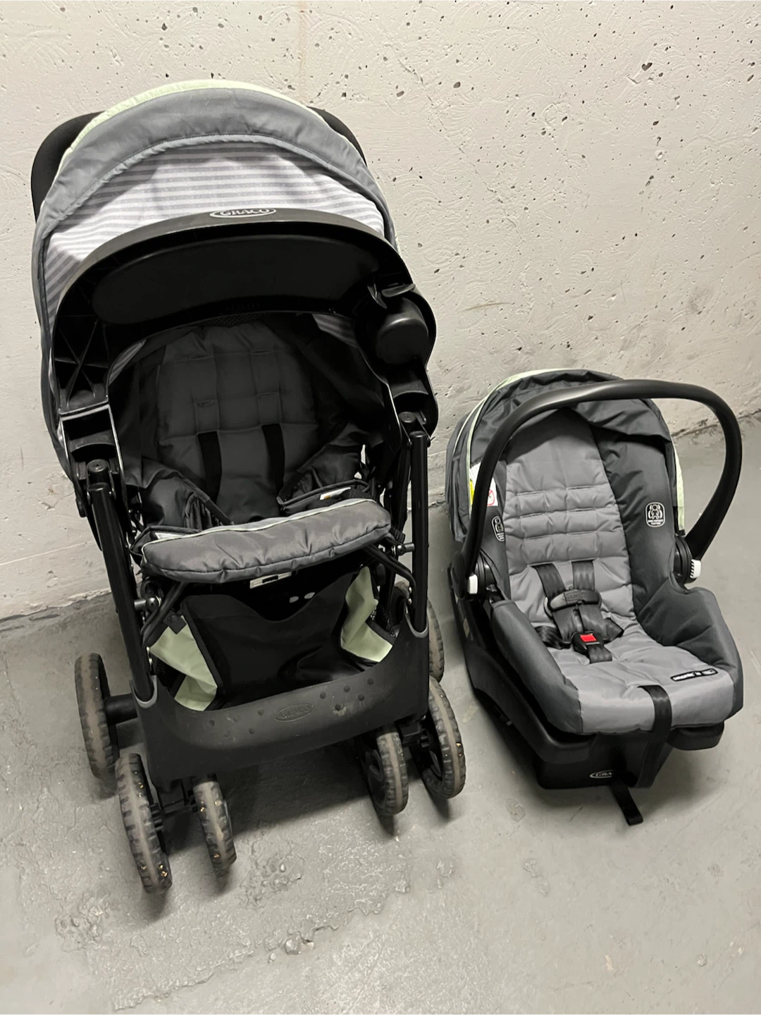 New! Graco Travel System with Car Seat and Stroller
