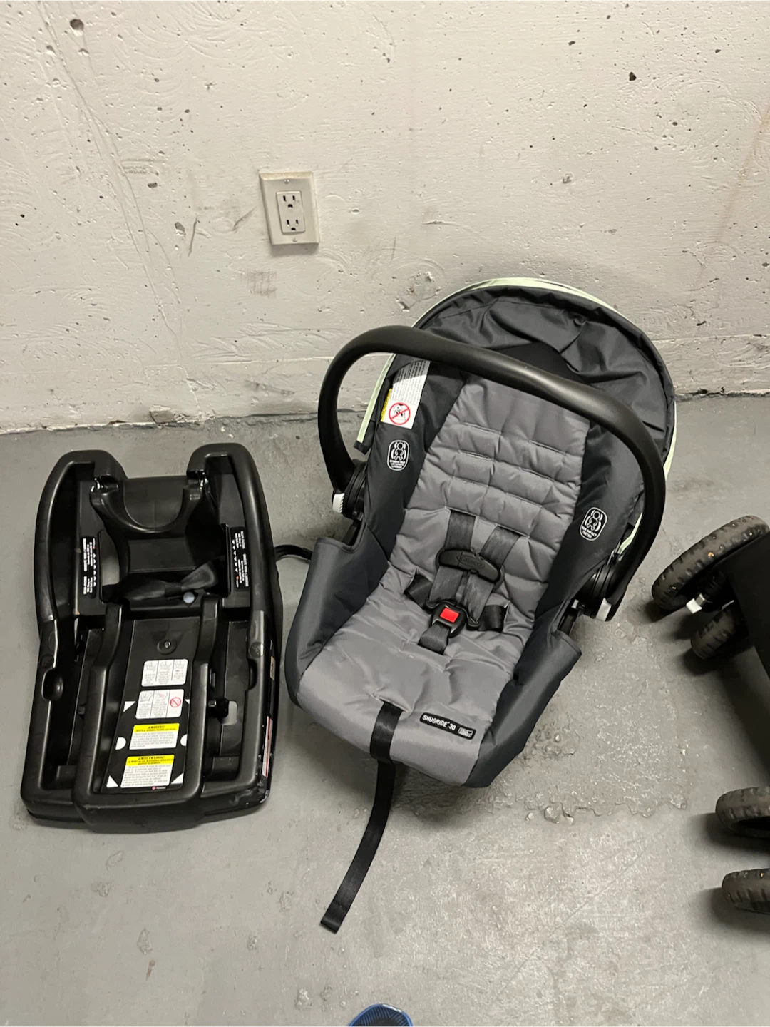 New! Graco Travel System with Car Seat and Stroller - photo 4