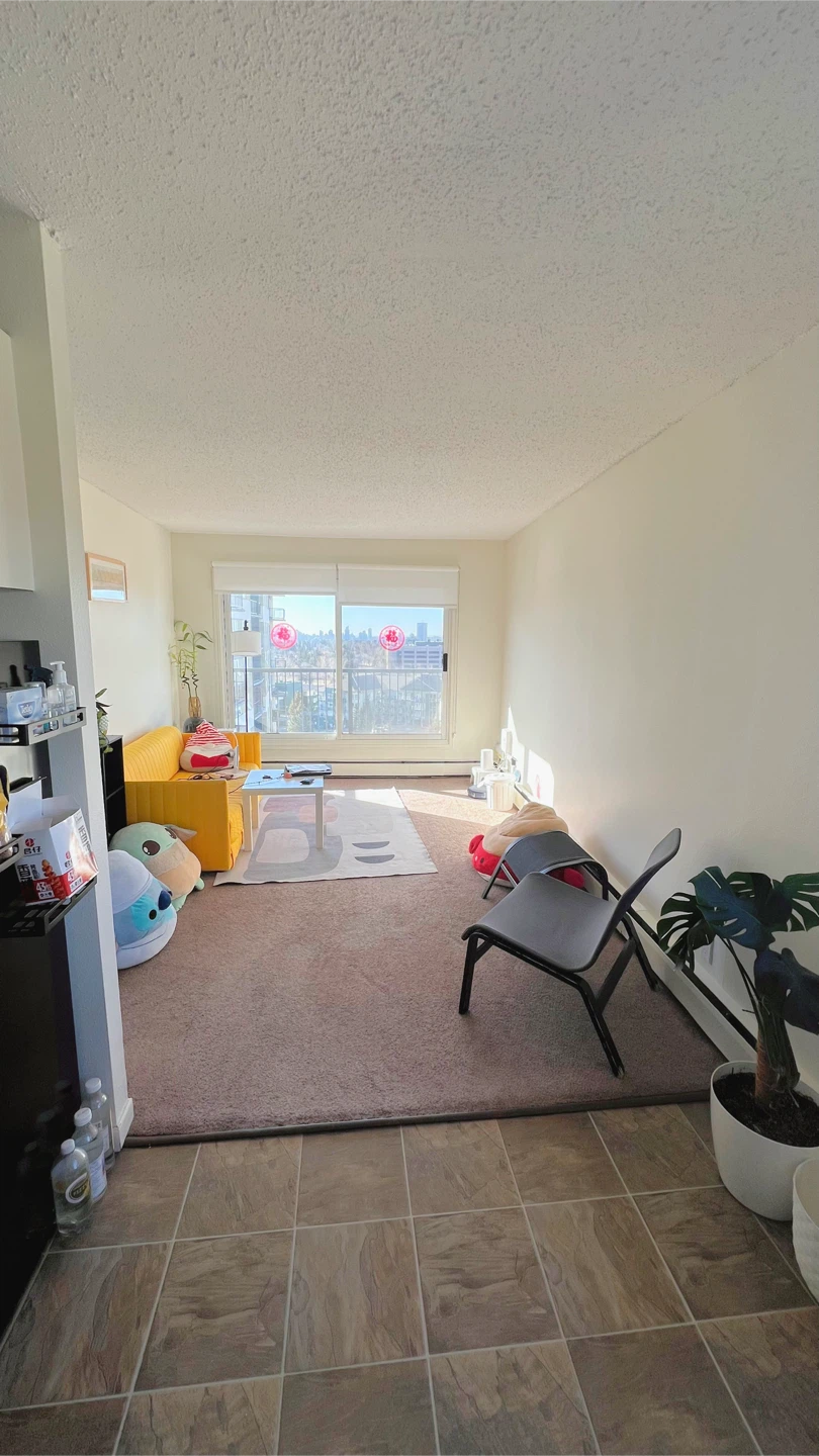 2 Bed 1 Bath Apartment - lease takeover - photo 3