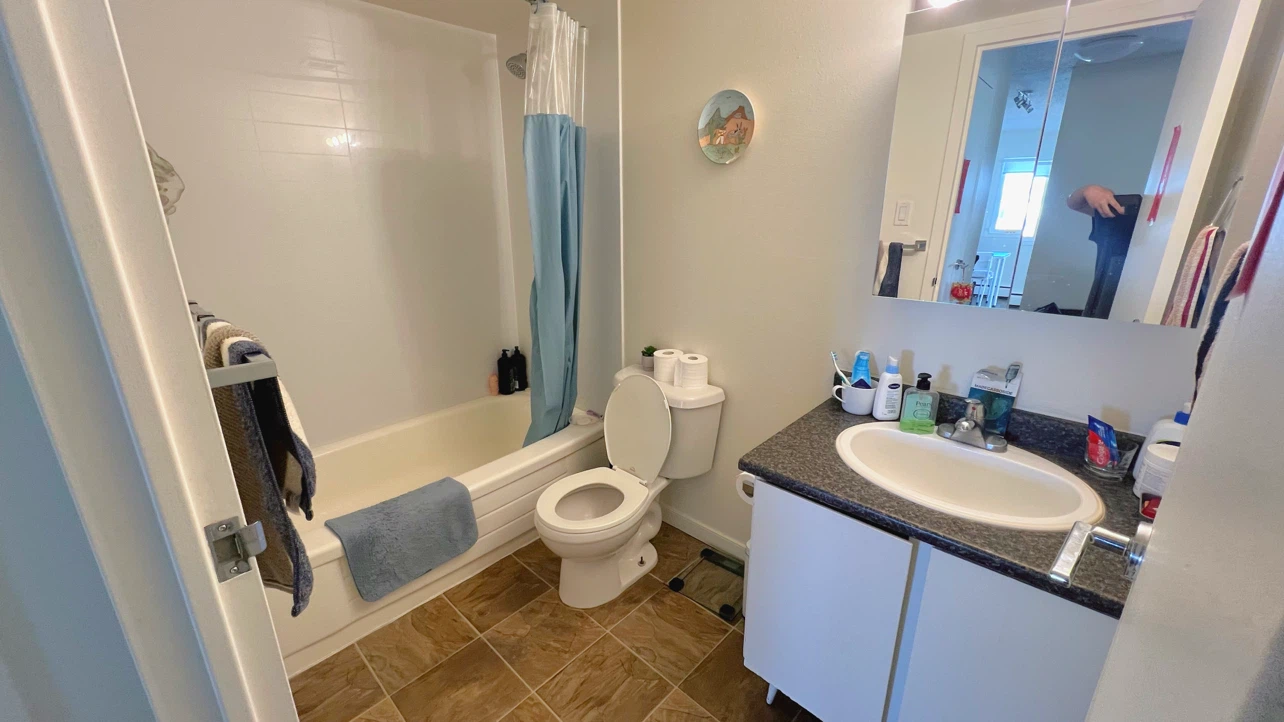 2 Bed 1 Bath Apartment - lease takeover - photo 5