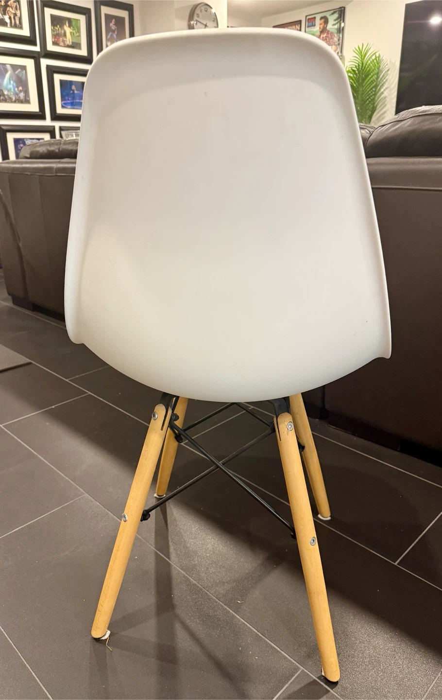 2 WHITE EIFFEL DINING RM/KITCHEN CHAIRS - photo 3