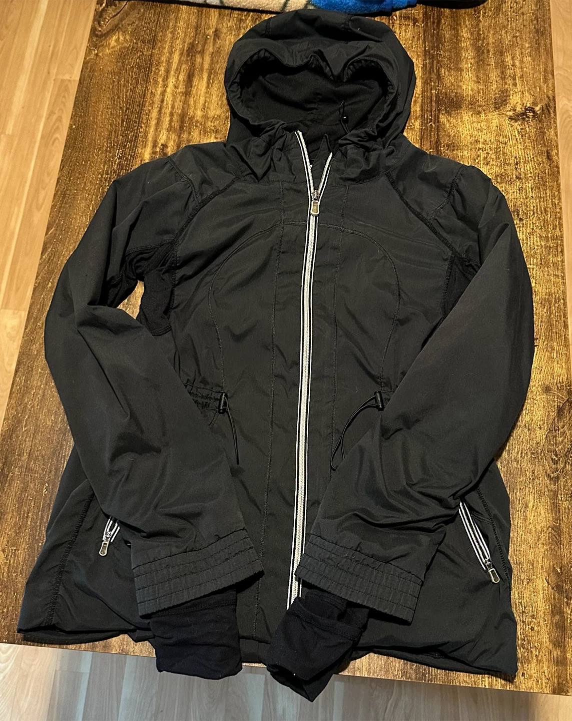 Lululemon size 6 Windbreaker