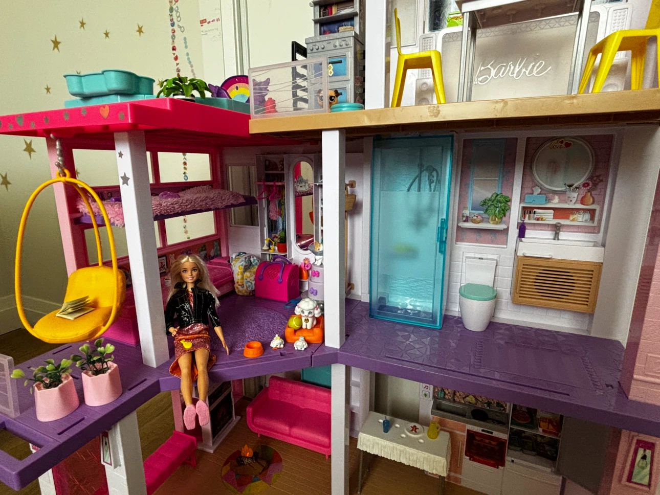 Barbie Dreamhouse Dollhouse with Accessories - photo 3