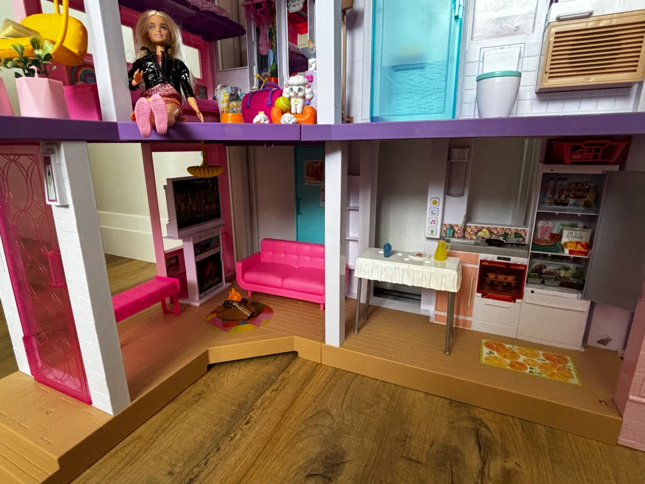 Barbie Dreamhouse Dollhouse with Accessories - photo 4
