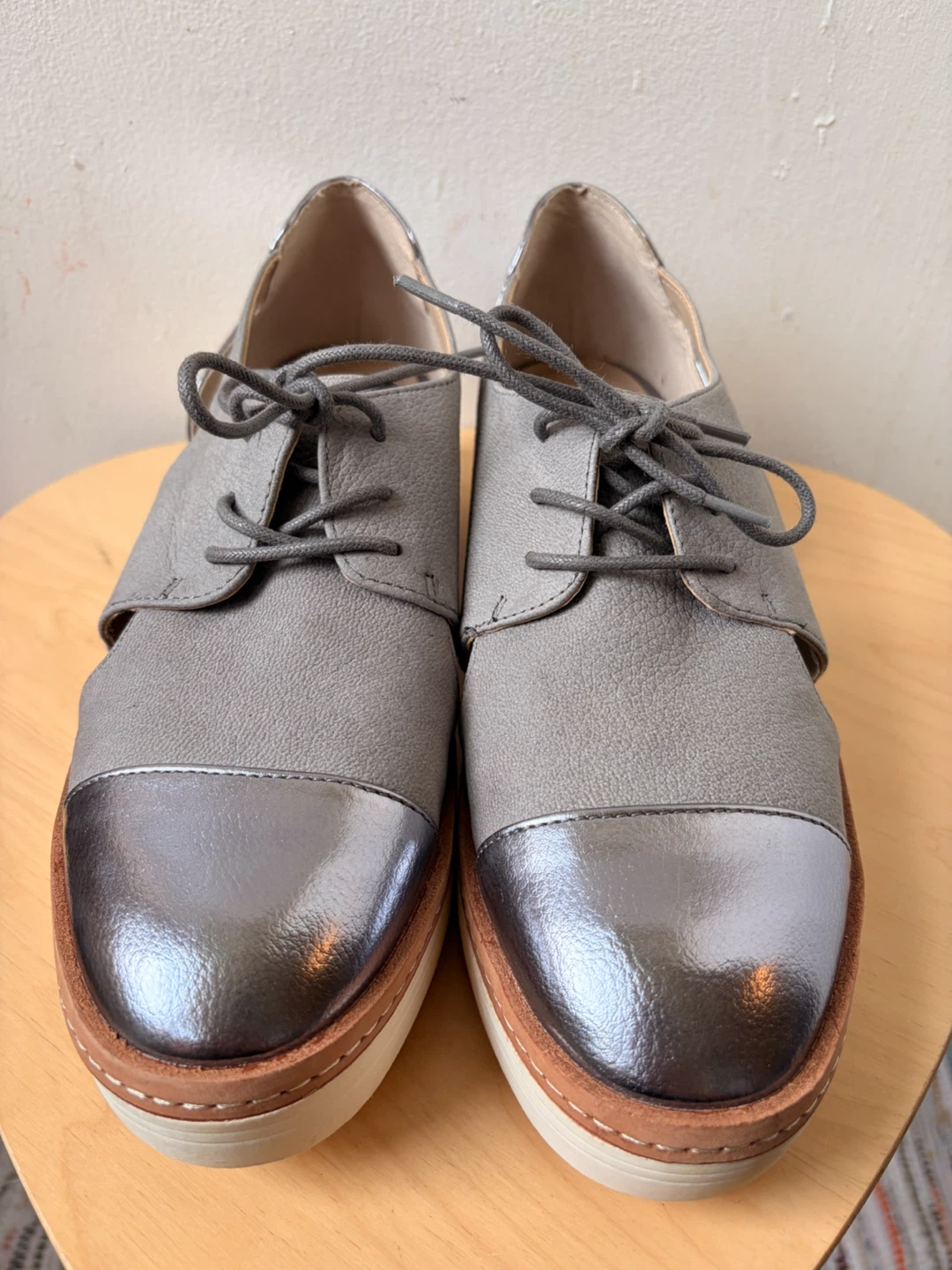 Steve Madden Womans Gray Pippar Cutout Oxfords size 8.5