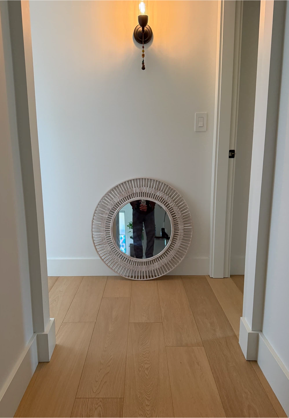 “31" Round Decorative Mirror