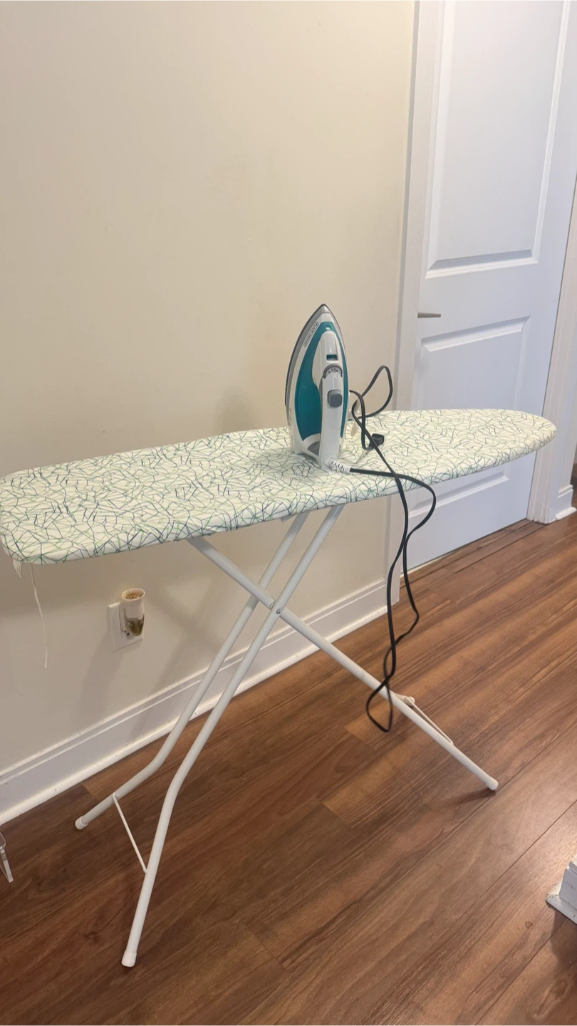 BLACK+DECKER Steam Iron and Ironing Board Set