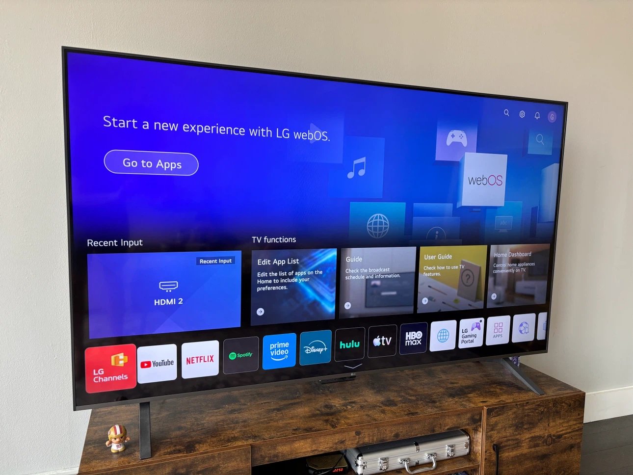 LG 70" UHD 4K Smart TV