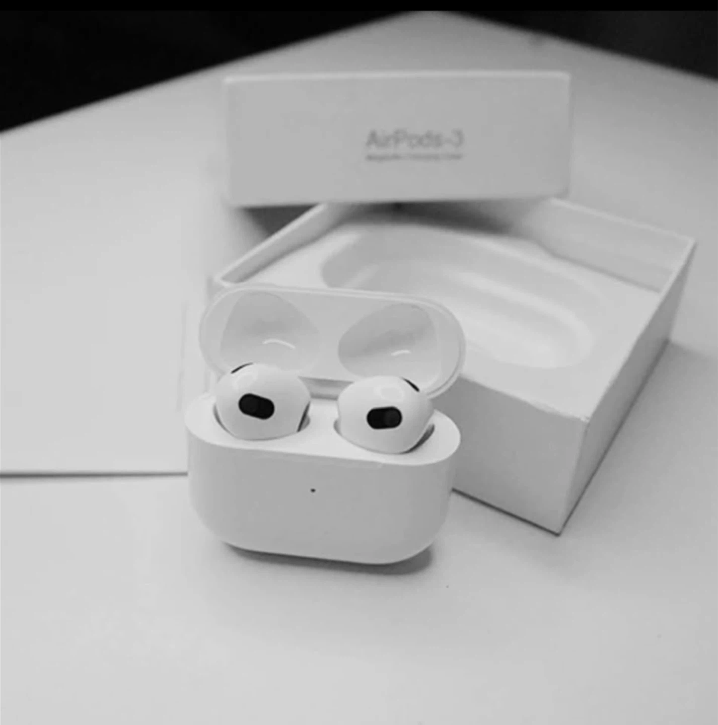 Apple AirPods (Generation 3 Pro) - photo 2