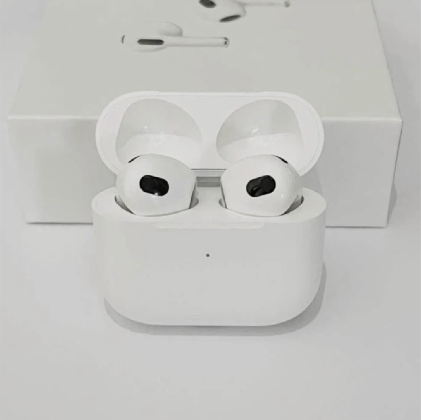 Apple AirPods (Generation 3 Pro) - photo 3