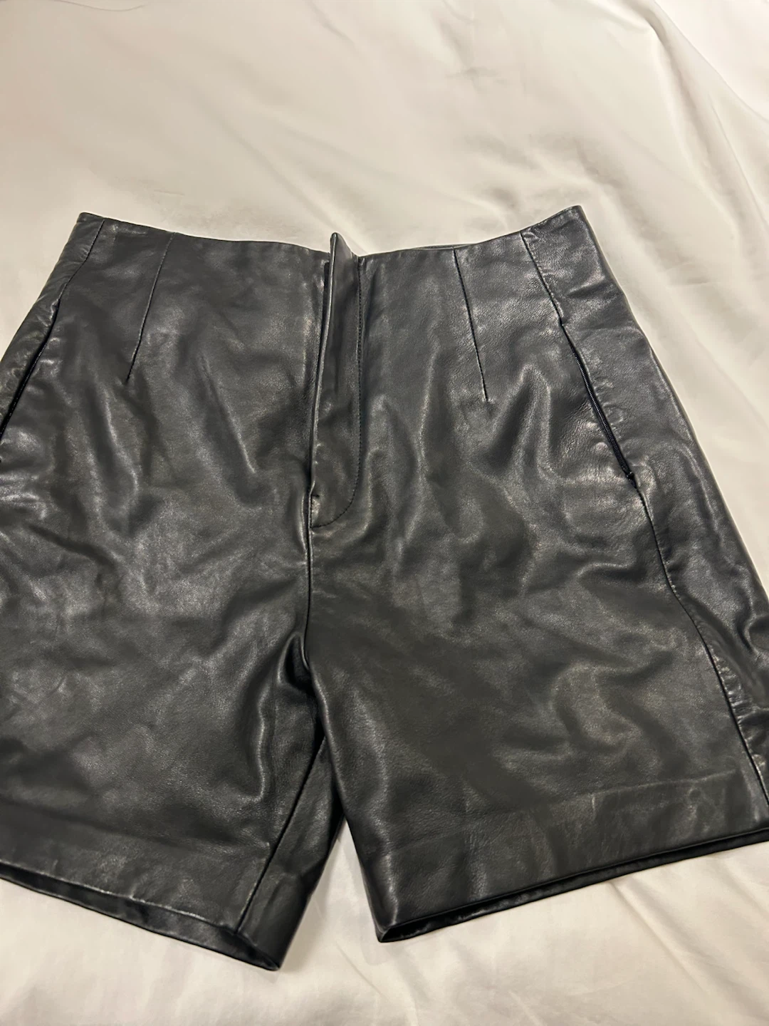 LAMARQUE Black Faux Leather Shorts Size 10