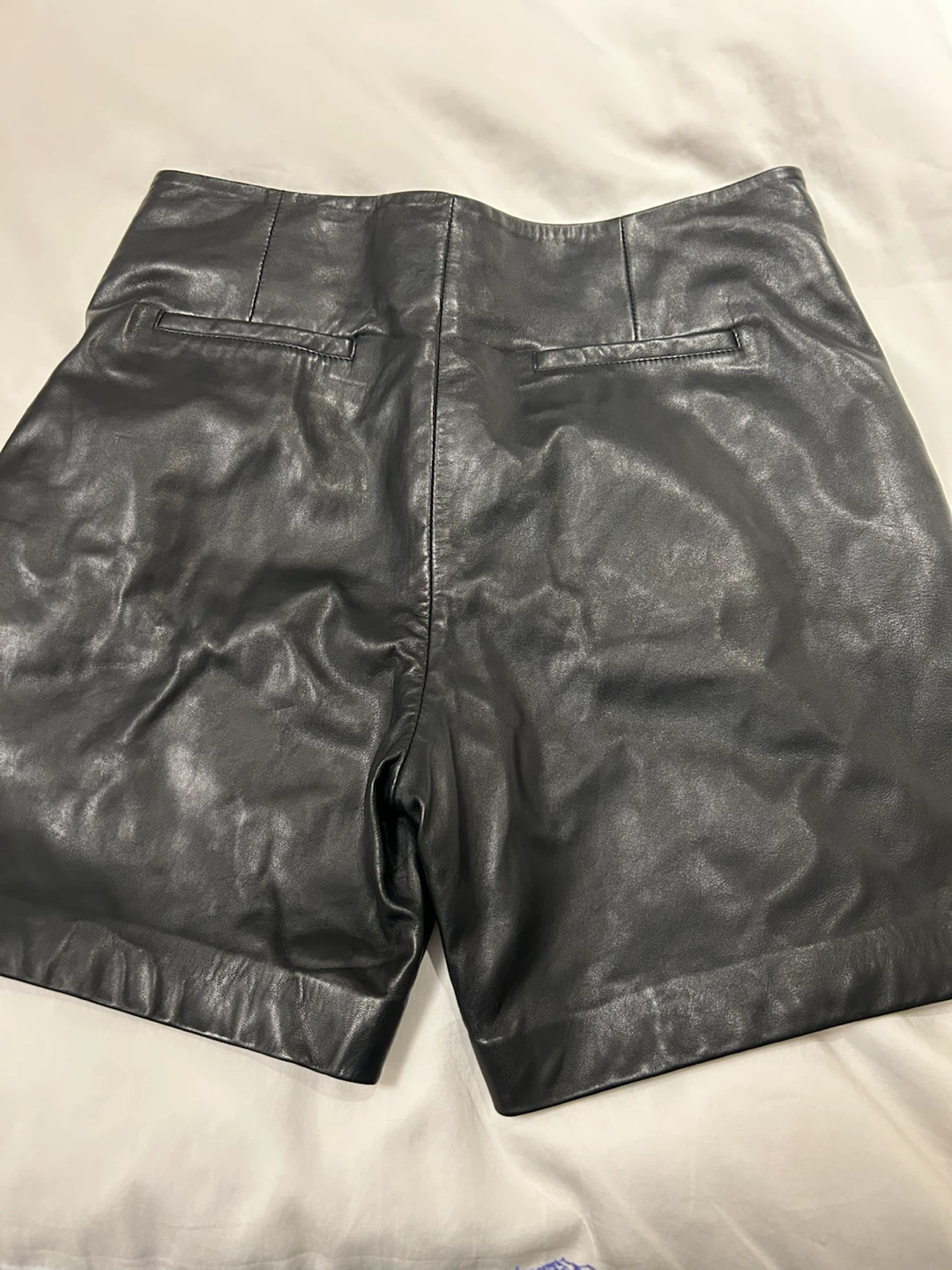 LAMARQUE Black Faux Leather Shorts Size 10 - photo 2
