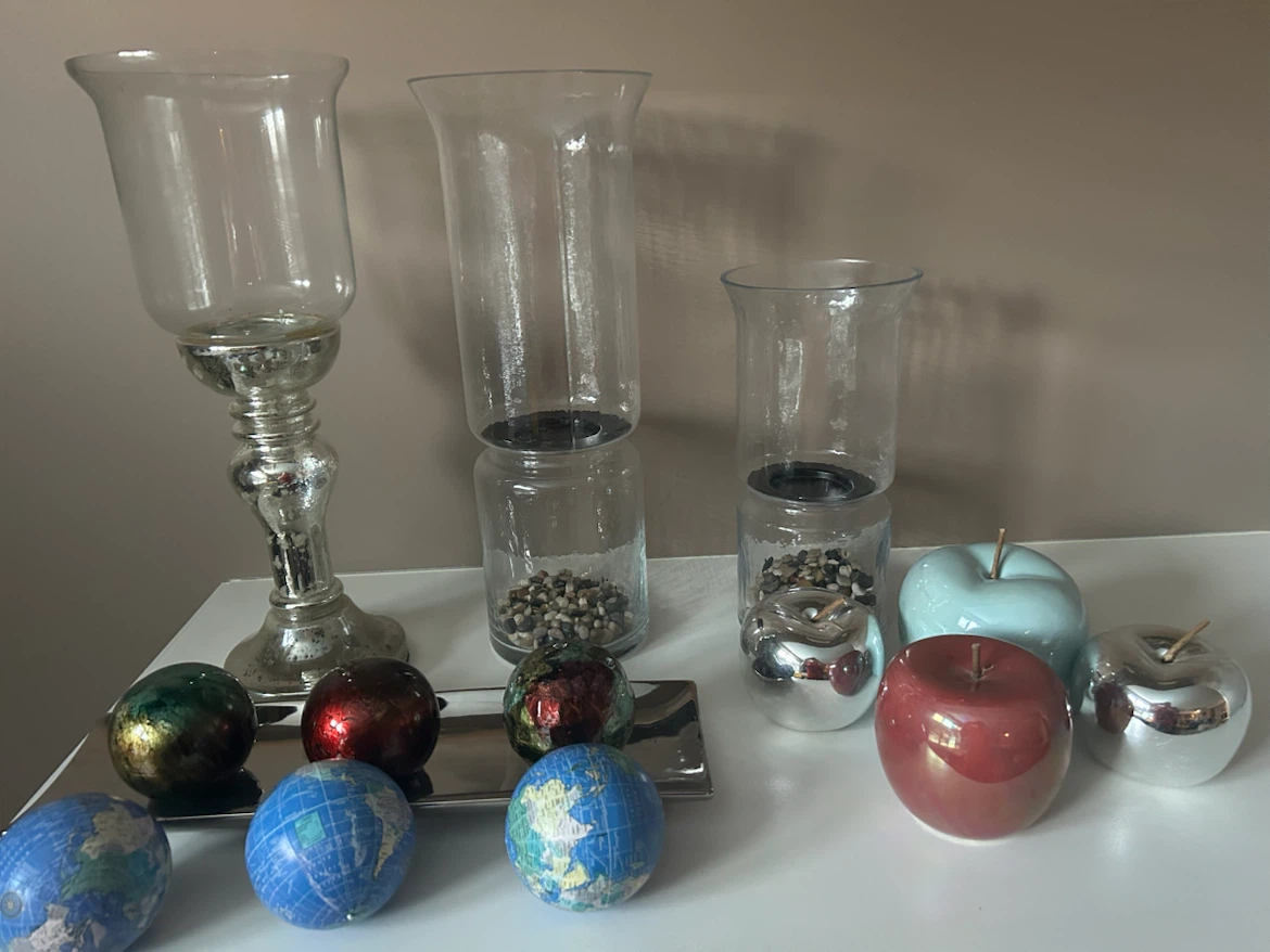 Decorative Apples and Globes Set