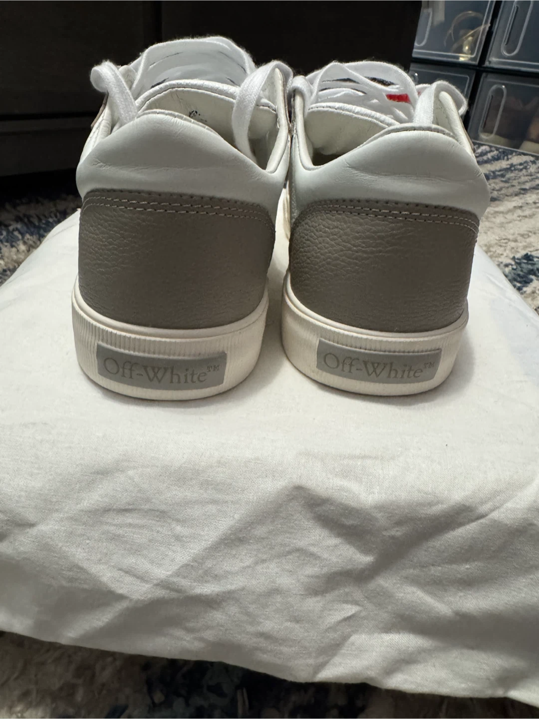 Off-White Vulcanized Leather Low-Top sneakers - photo 3
