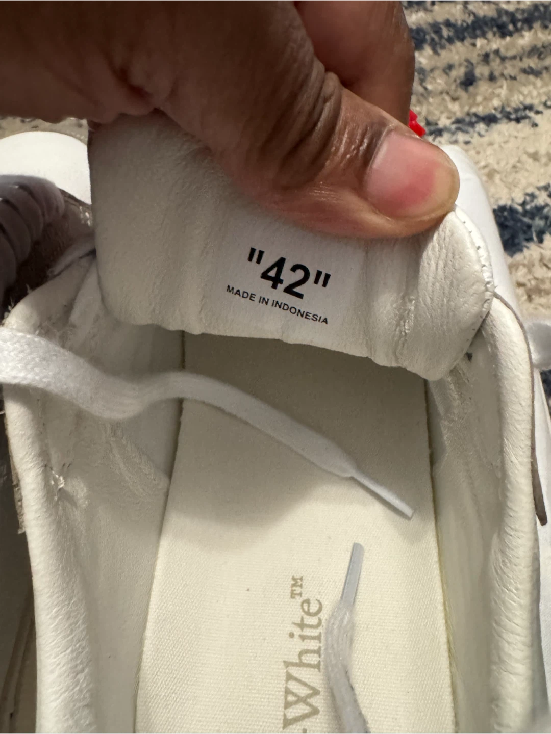 Off-White Vulcanized Leather Low-Top sneakers - photo 5