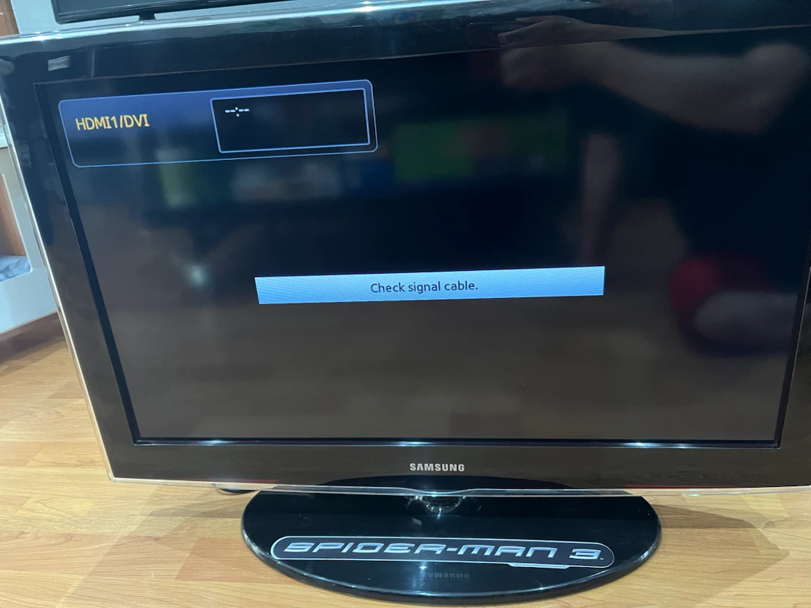Samsung 32" HD Television - photo 2