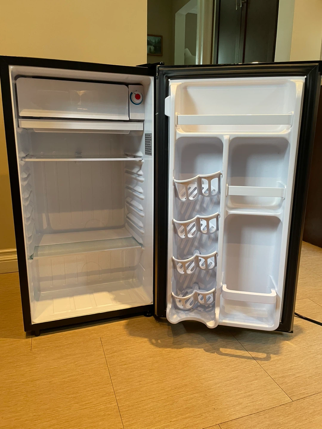 Danby Designer Mini Fridge - photo 3