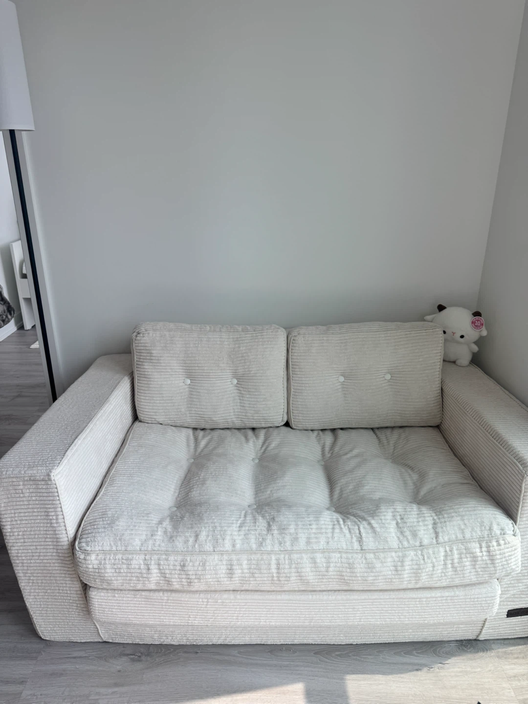 MAXYOYO Convertible Loveseat Sofa Bed – Excellent Condition - photo 2