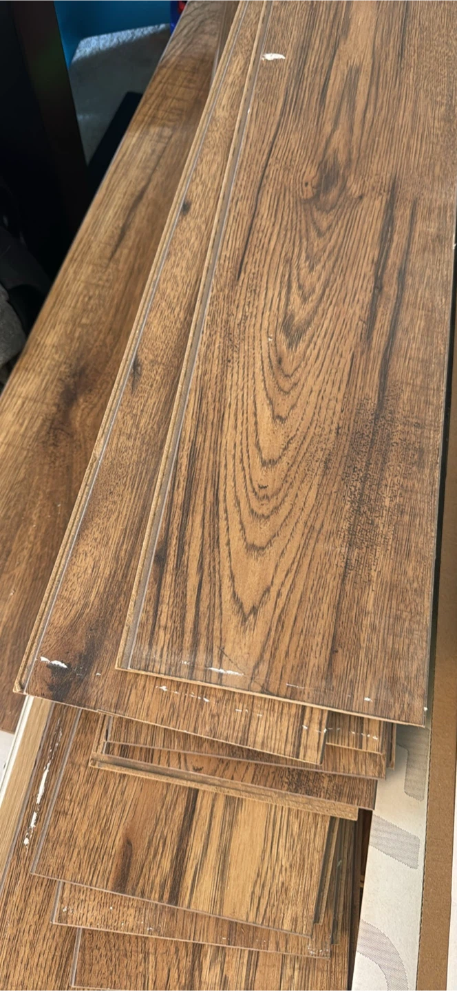 Wood-look Vinyl Flooring Planks - photo 3