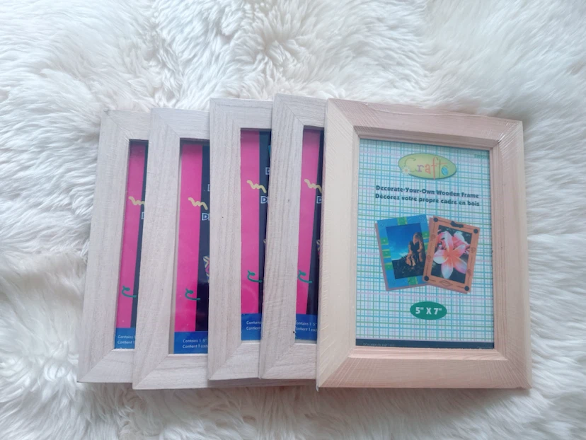 KidsKraft 5" x 7" Wooden Picture Frames Lot of 5