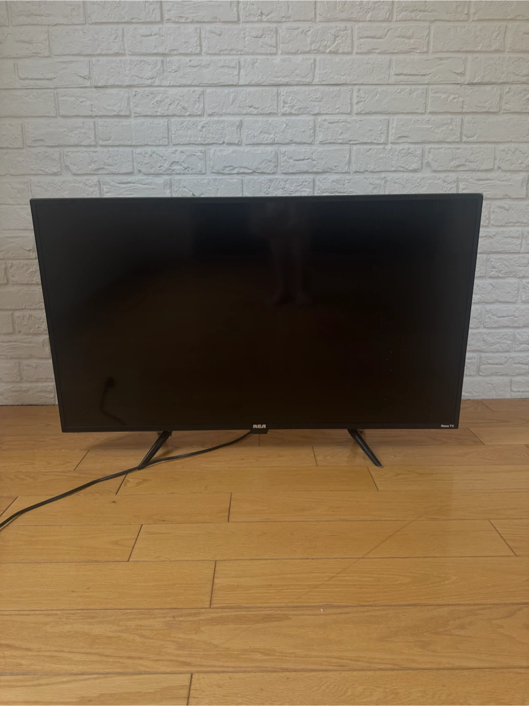 RCA 42" FHD Roku TV RTR4262-CA