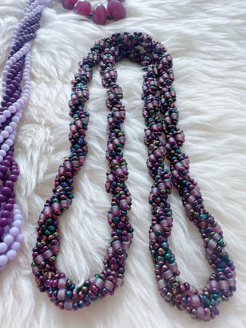 Bundle of 4 purple and pink beaded necklaces - photo 2