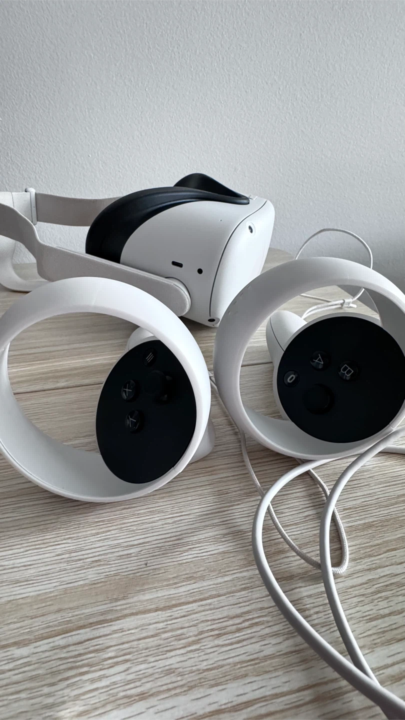 Meta Quest 2 VR Headset – Excellent Condition - photo 4