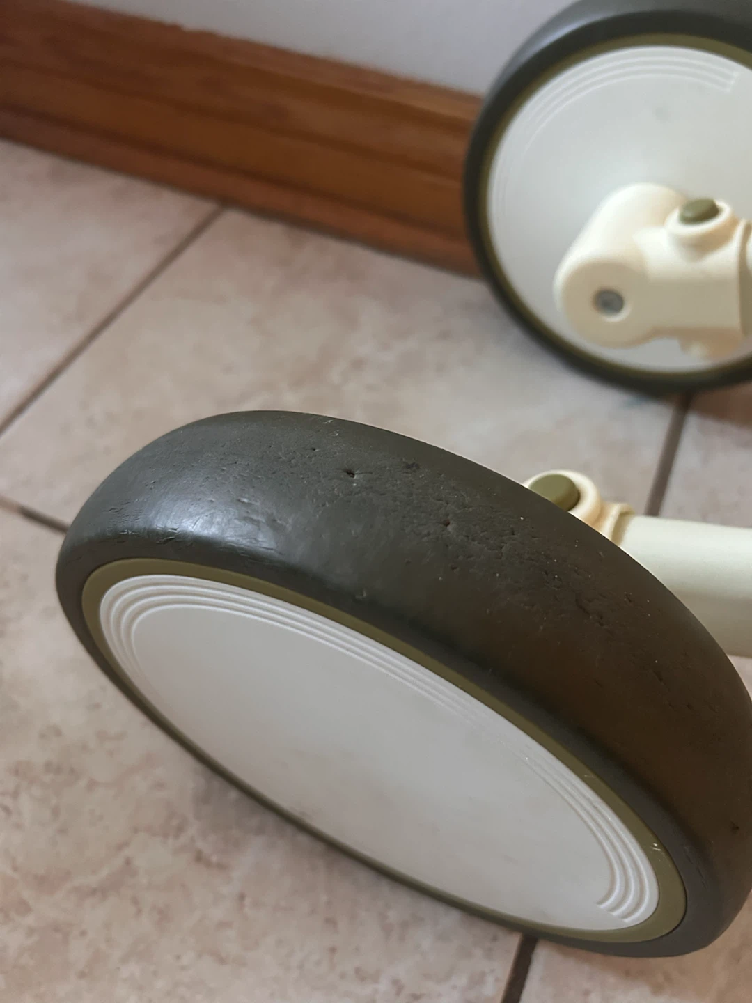 Lol FUN Balance Bike/Tricycle - Creamy Olive - photo 2