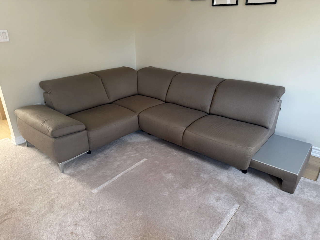 Gautier Sectional Sofa with Adjustable Headrests