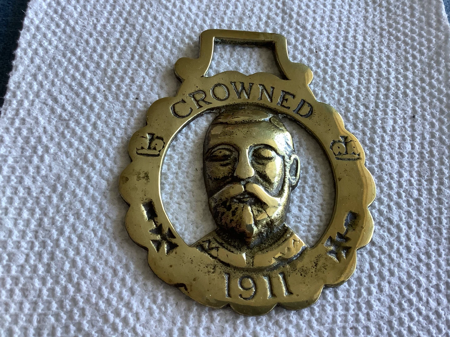 #3 Vintage Horse Brass Medallion - Crown 1911 🐞