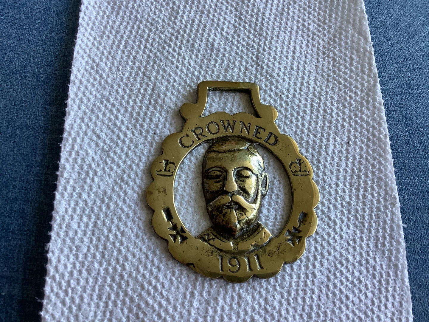 #3 Vintage Horse Brass Medallion - Crown 1911 🐞 - photo 2