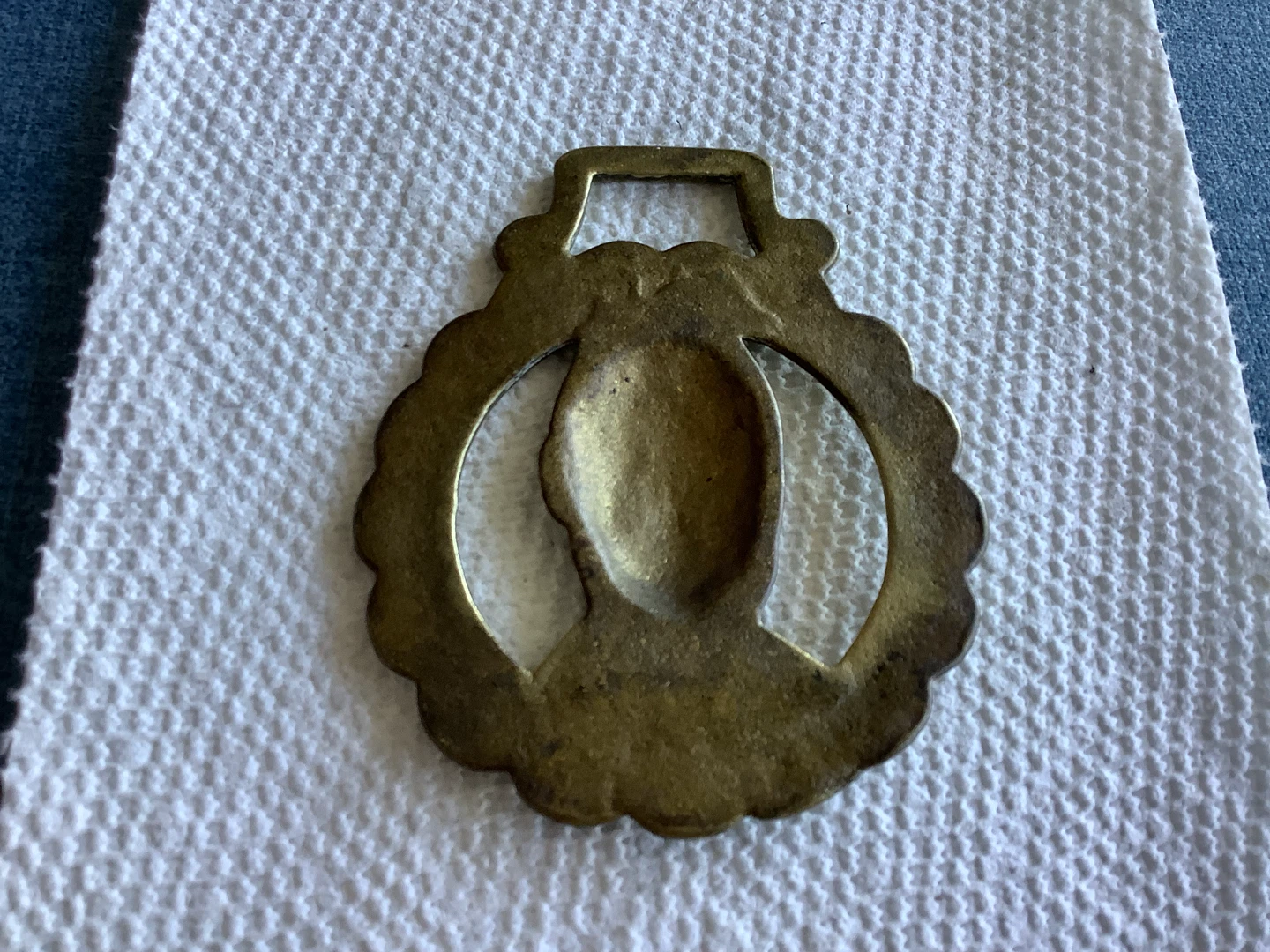 #3 Vintage Horse Brass Medallion - Crown 1911 🐞 - photo 3