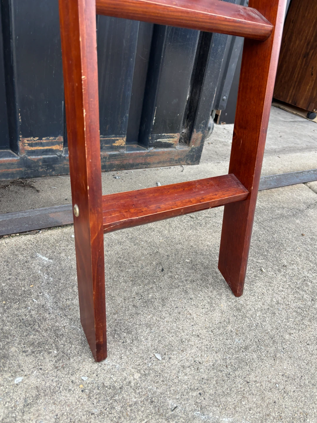 Wooden cherry Ladder Shelf - photo 2
