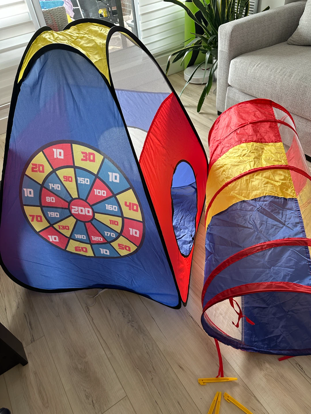 Kids play tent