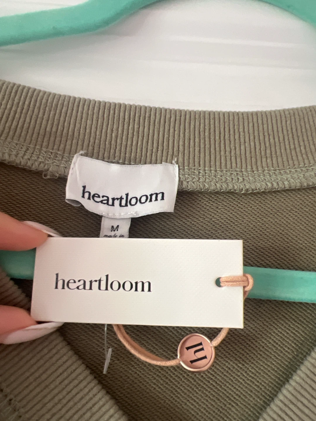 Heartloom Green V-Neck Pullover Sweater - photo 2