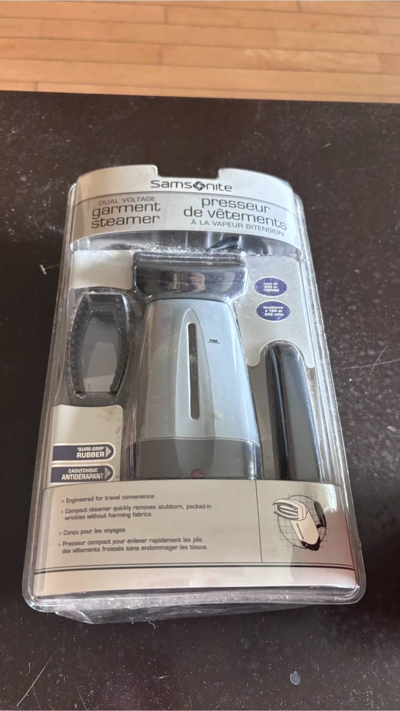 Samsonite Dual Voltage Garment Steamer