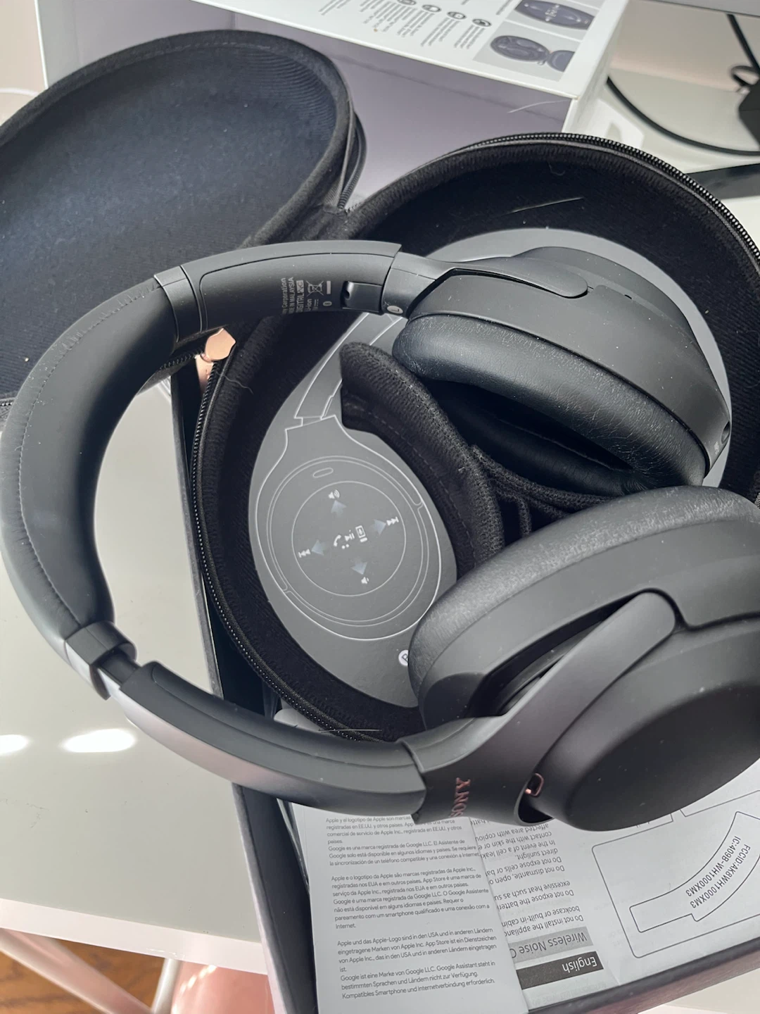 Sony WH-1000XM3 Wireless Noise Canceling Headphones - photo 2