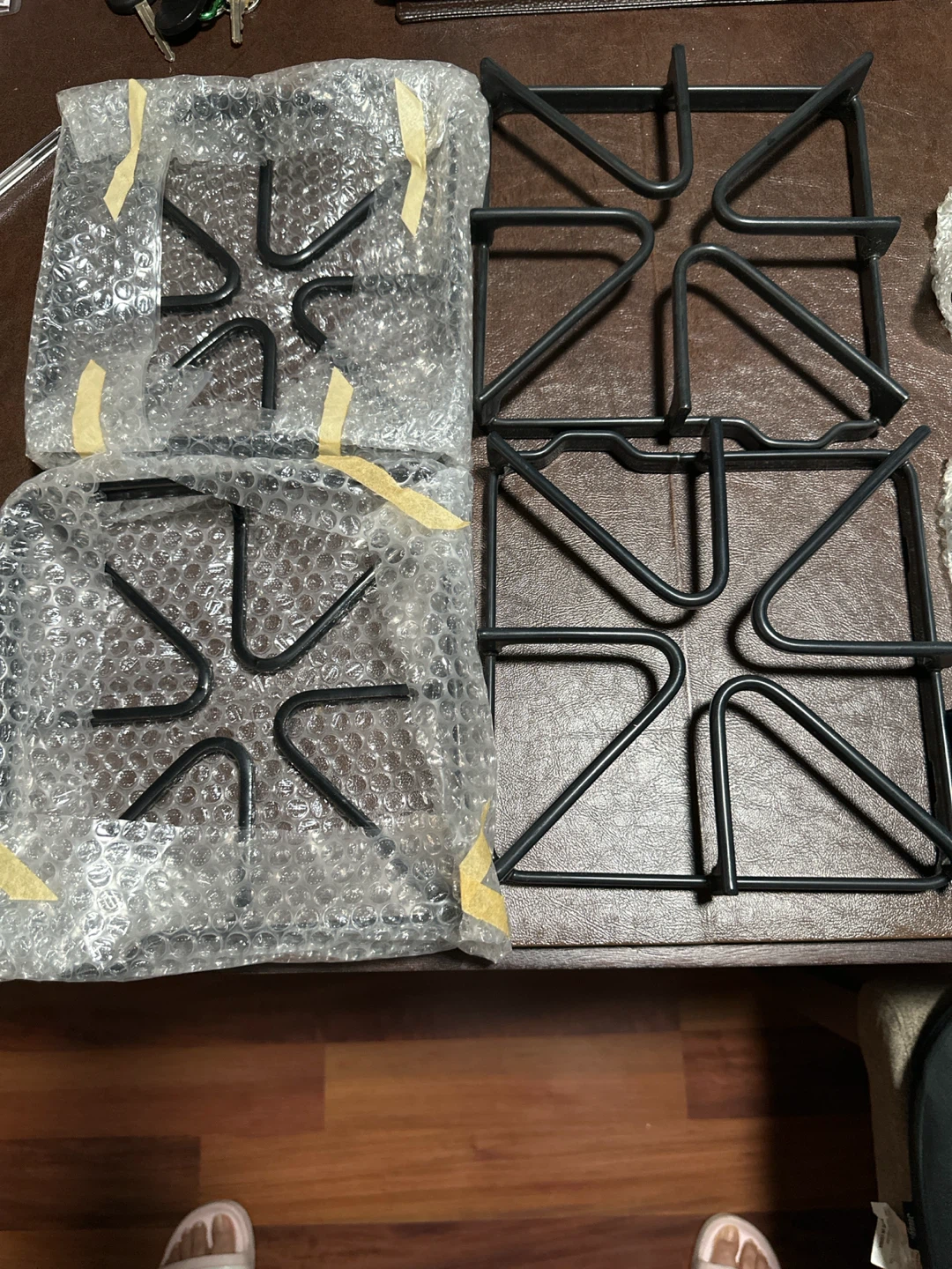 GE Stove Burner Grates and Caps Set - photo 2