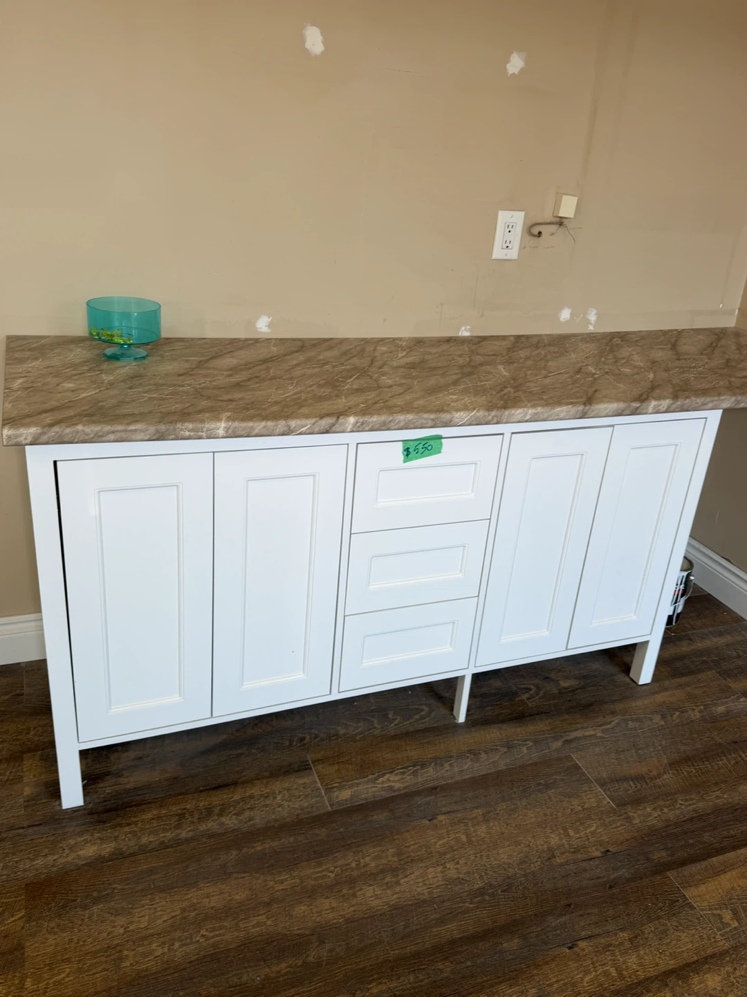 Kitchen Cabinets and Countertop