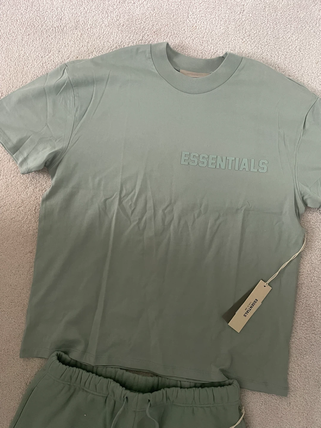 Essentials - photo 3