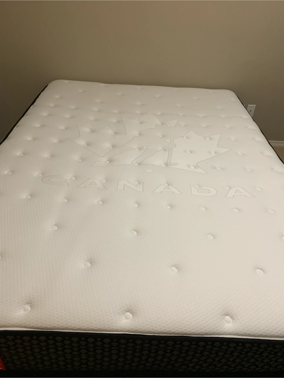 Queen Size Sealy Posturepedic Mattress & Box Spring Set - photo 2
