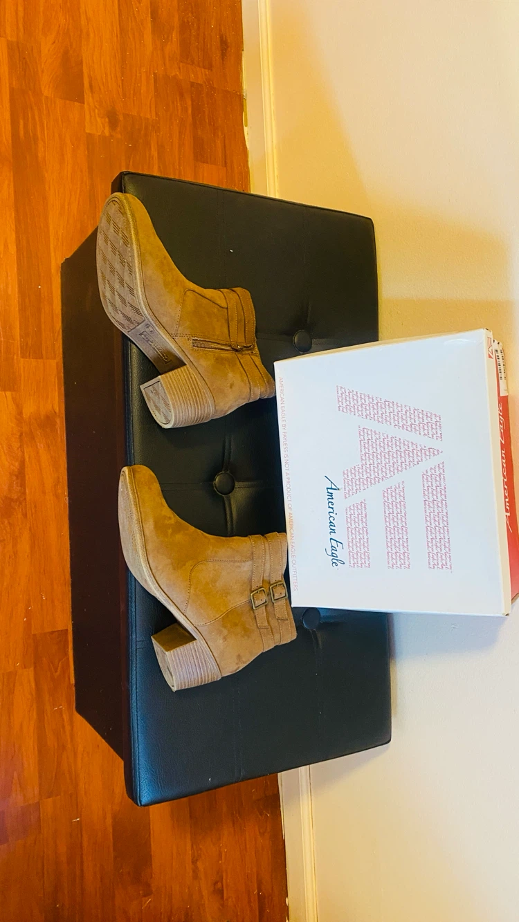 American eagle size 10 wide