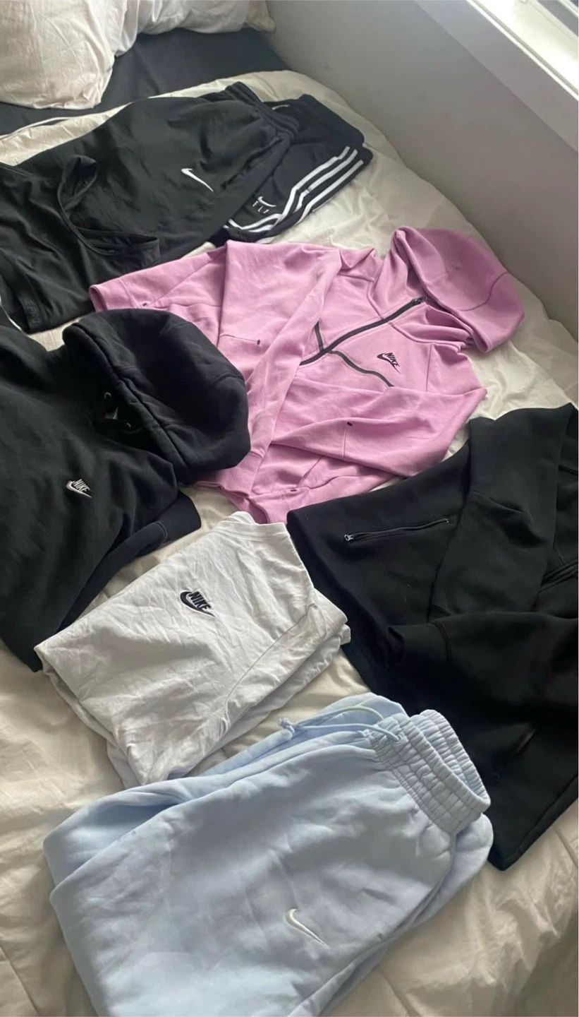 Nike Tech Fleece Joggers and Hoodies