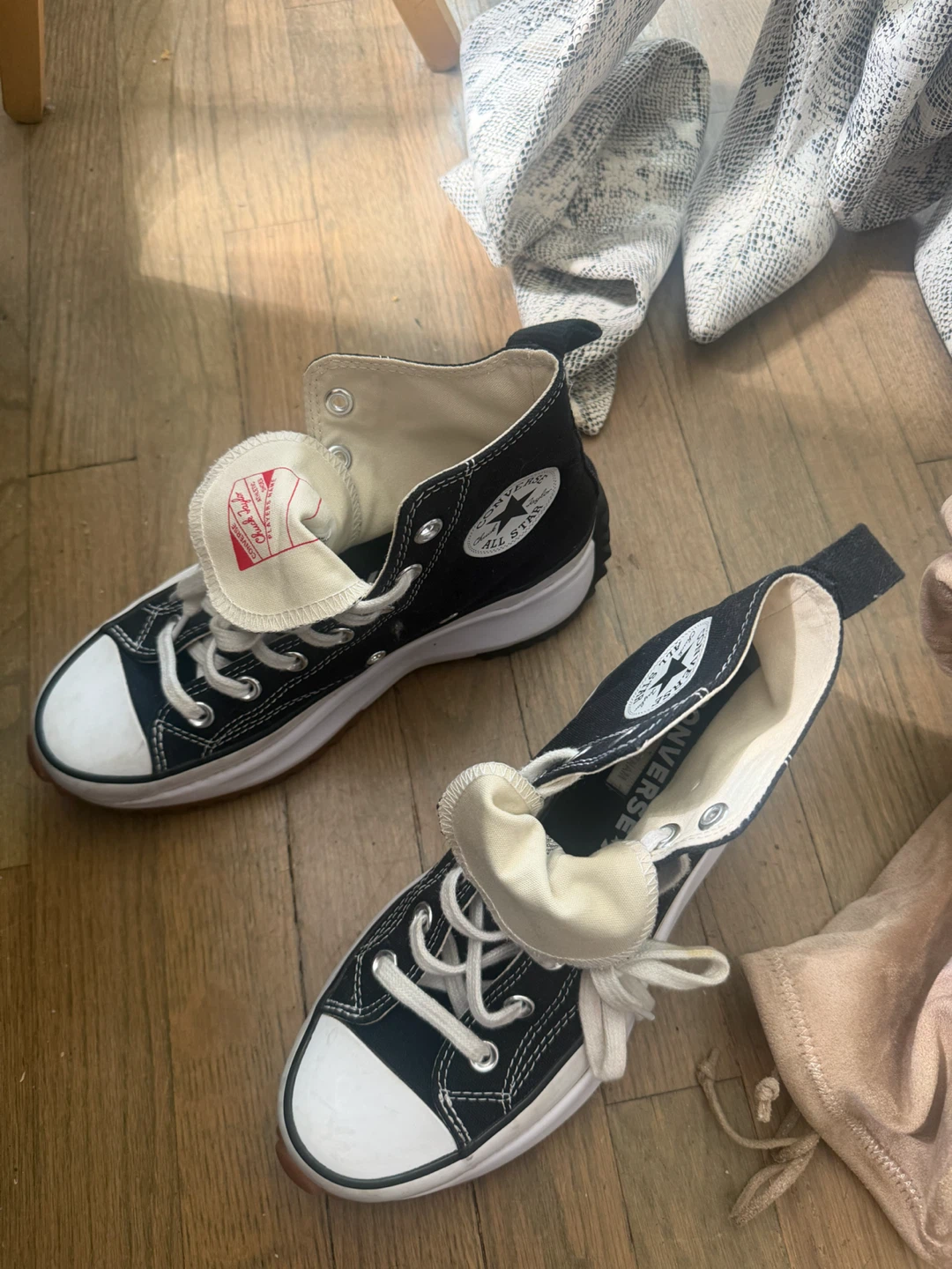 Women’s shoe size 8 and boys shoe size 8 - photo 3