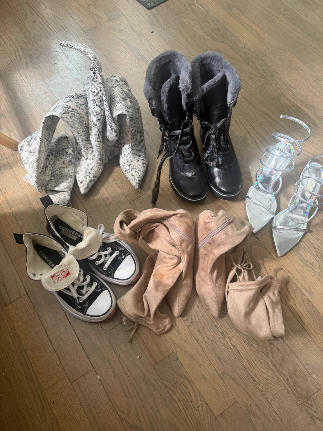 Women’s shoe size 8 and boys shoe size 8 - photo 4
