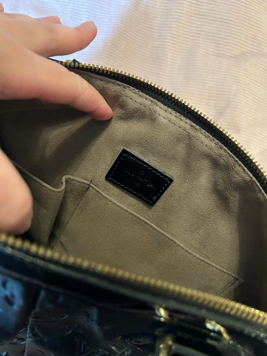 Louis Vuitton Monogram Cuir Embossed "Stephen" Bag - photo 3