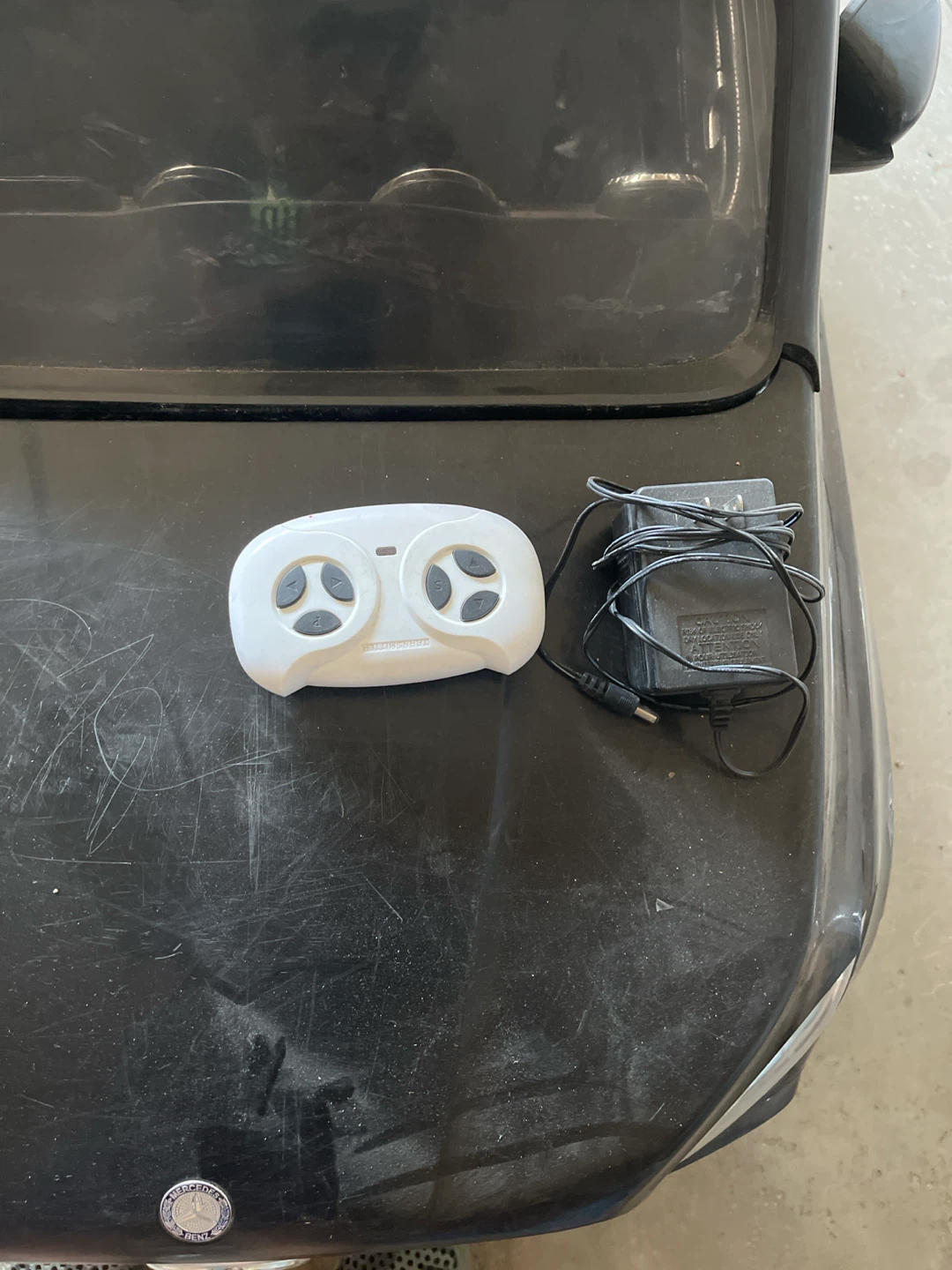 Mercedes-Benz Ride-On Car with Remote Control - photo 2