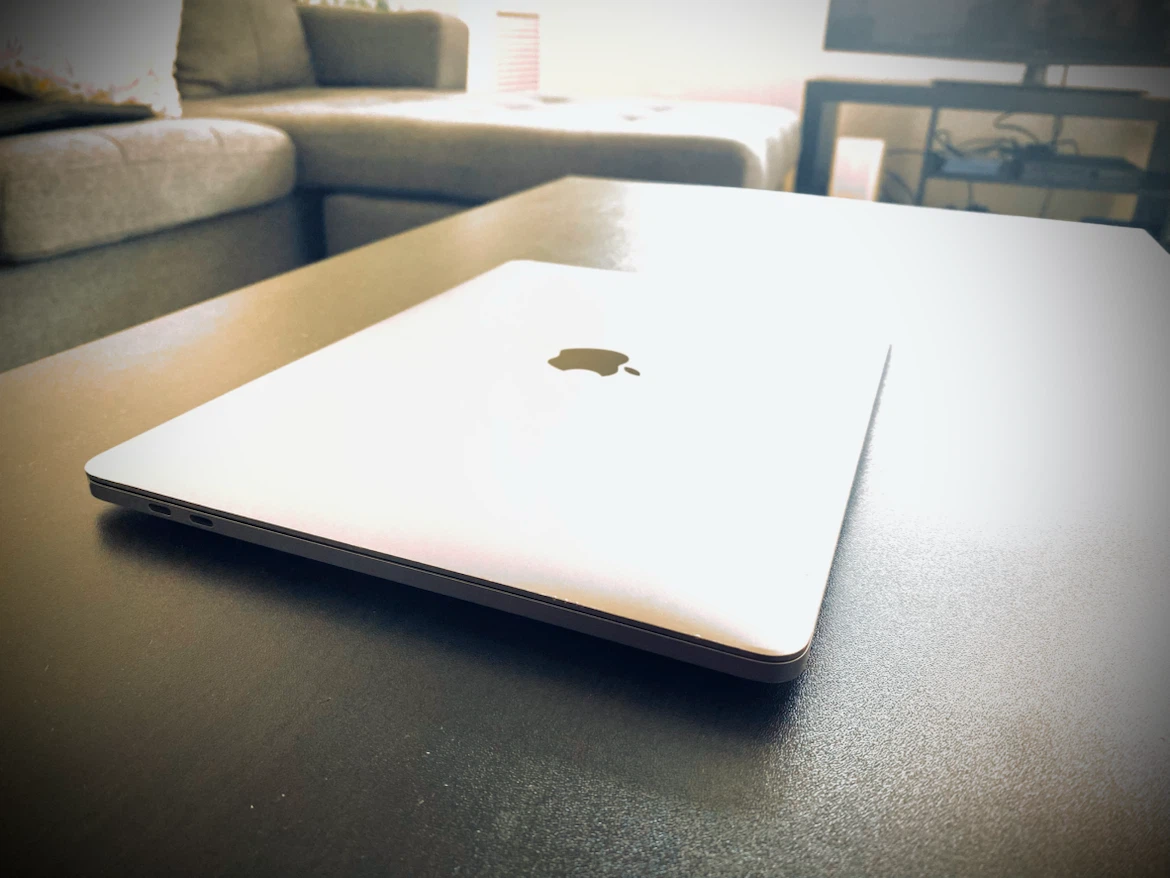 Apple MacBook Pro 13-inch 2016